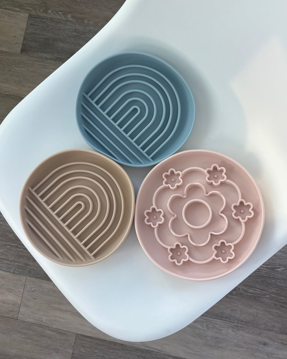 Food-Grade Silicone Slow Feeder (Cosmic Arc) - Non-Slip Pet Bowl