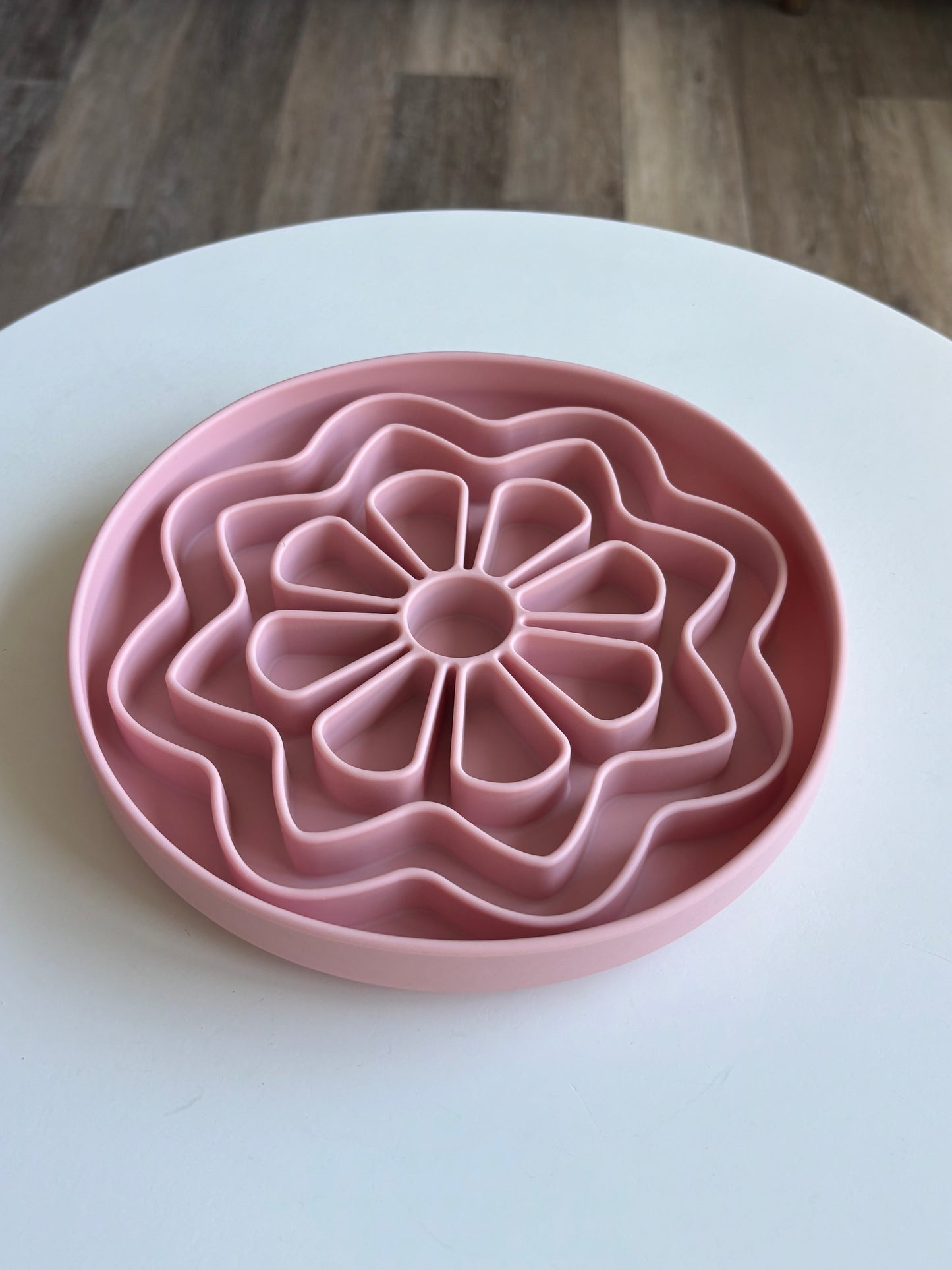 Silicone Slow Feeder Bowl (Flower) – Non-Slip | Dishwasher Safe