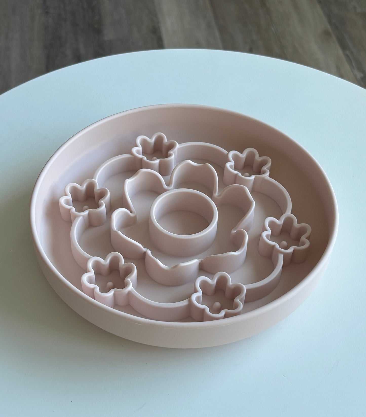 Silicone Slow Feeder Bowl (Flower) – Non-Slip | Dishwasher Safe