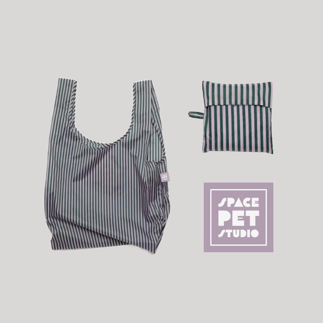 Everyday Essentials Tote – Foldable Reusable Bag for Dog Bed, Blanket and Toys  | Red + Pink Checkered Pattern | Shopping Grocery Bag