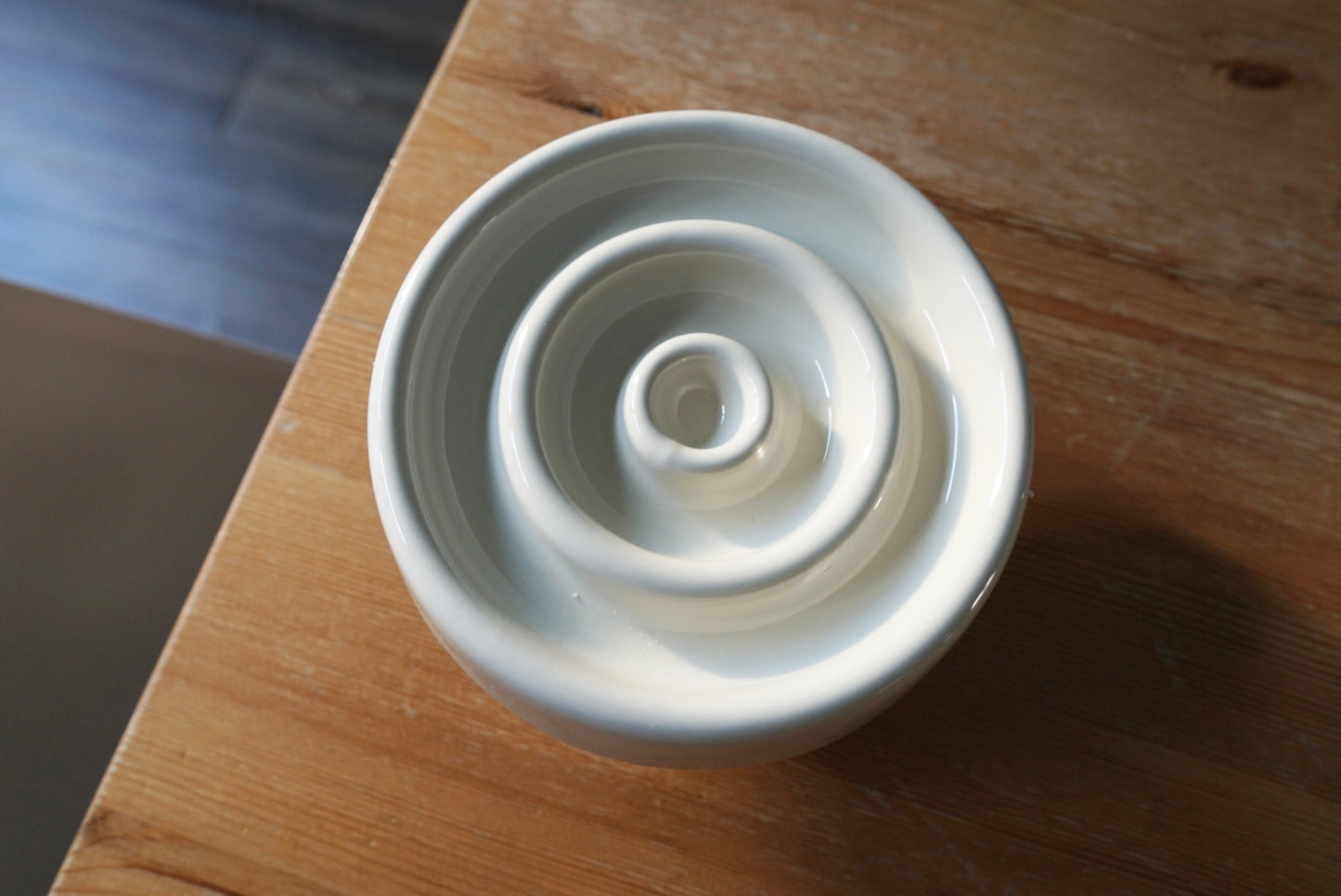 Ceramic Circle Slow Feeding Puzzle Bowl Designed for Small Dogs and Cats