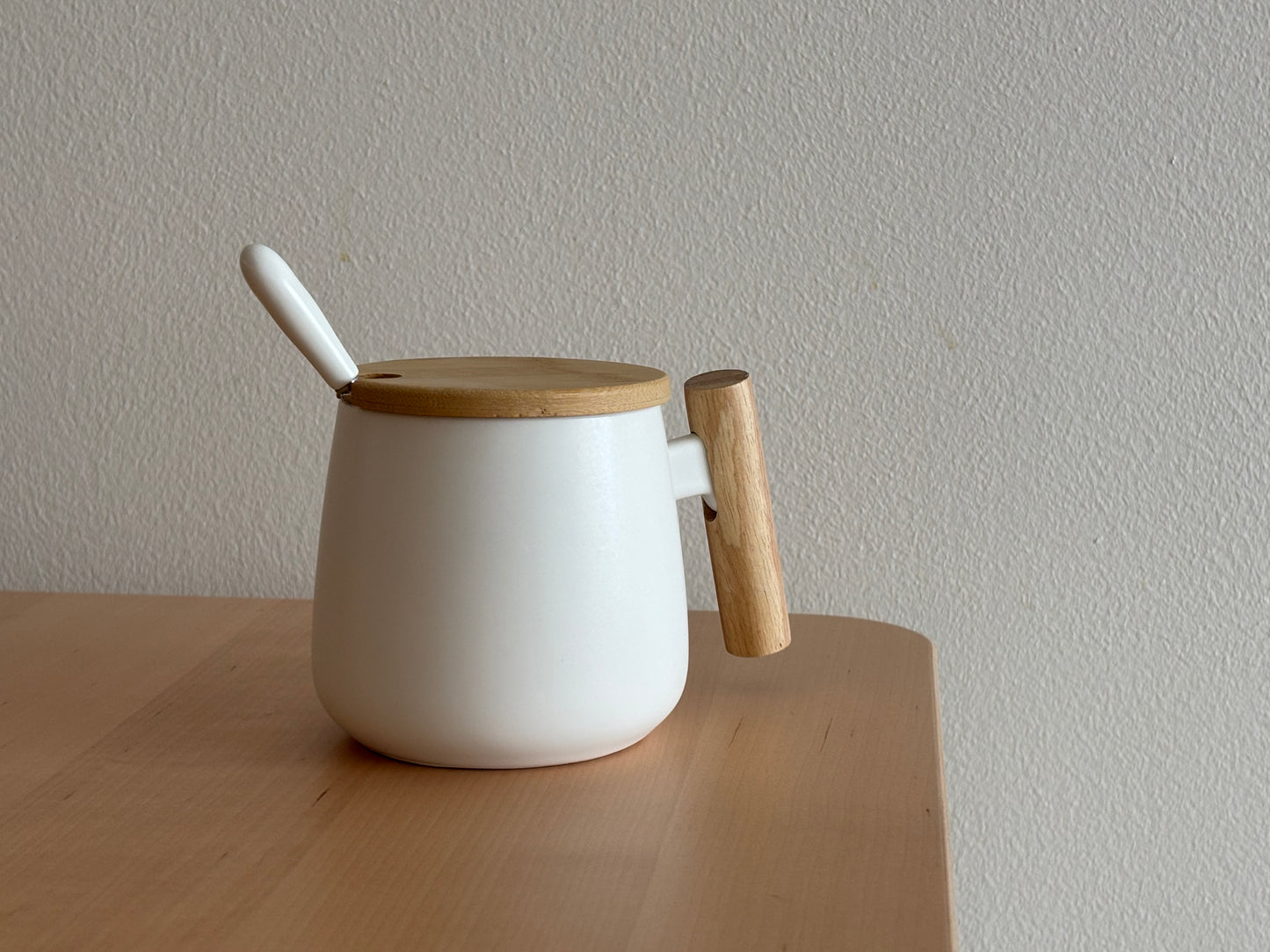 Minimalist Ceramic Coffee Mug with Wood Lid & Spoon (White) 14oz