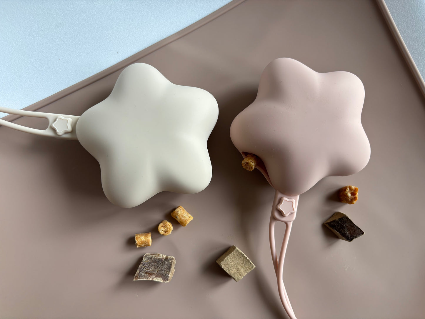 Comet Star Loop-Attach Treat Bag | Treat Holder & Snack Pouch – Stylish Pet Accessory for On-the-Go/ Training Portable Bag