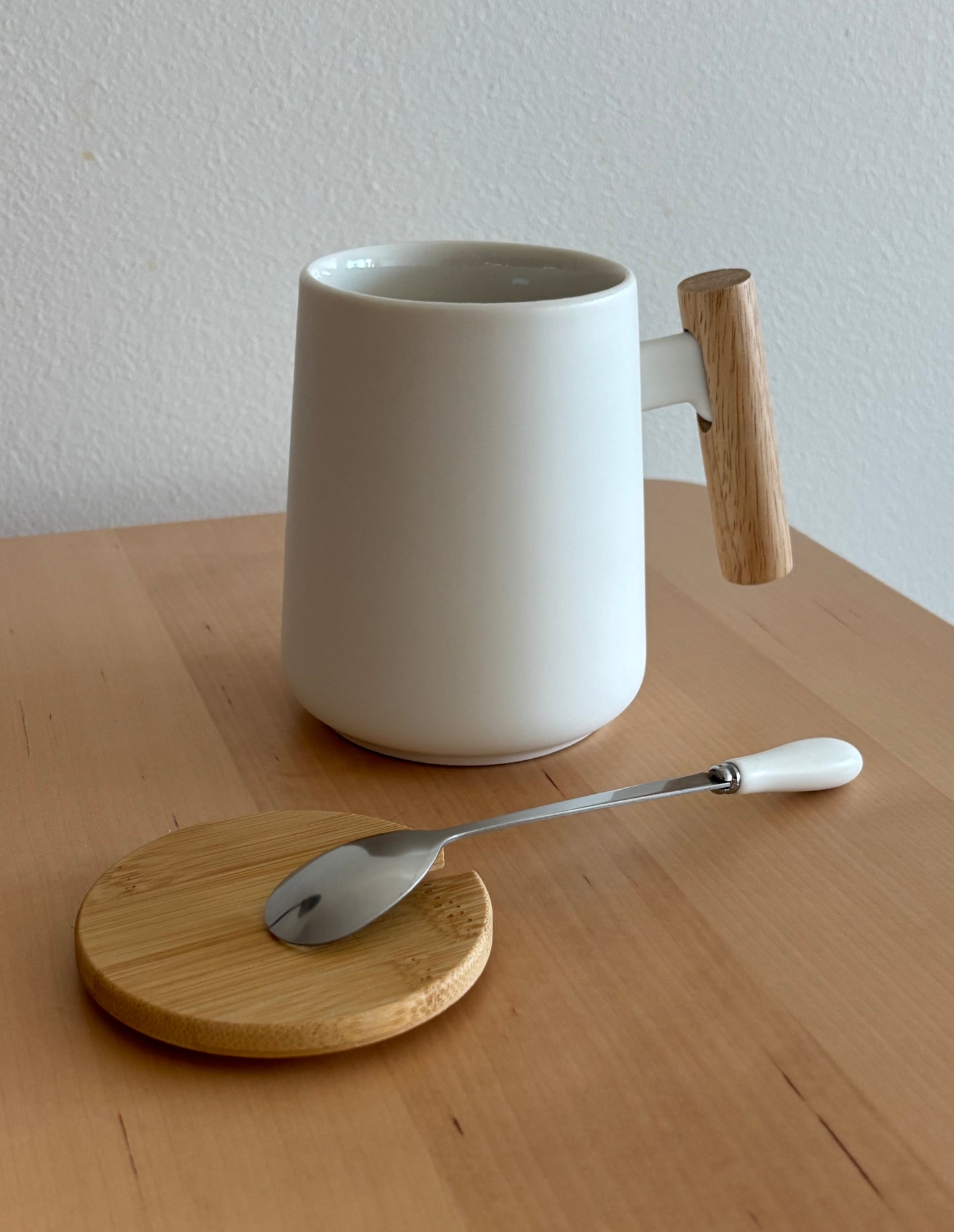 Minimalist Ceramic Mug with Wood Lid (White) 15oz