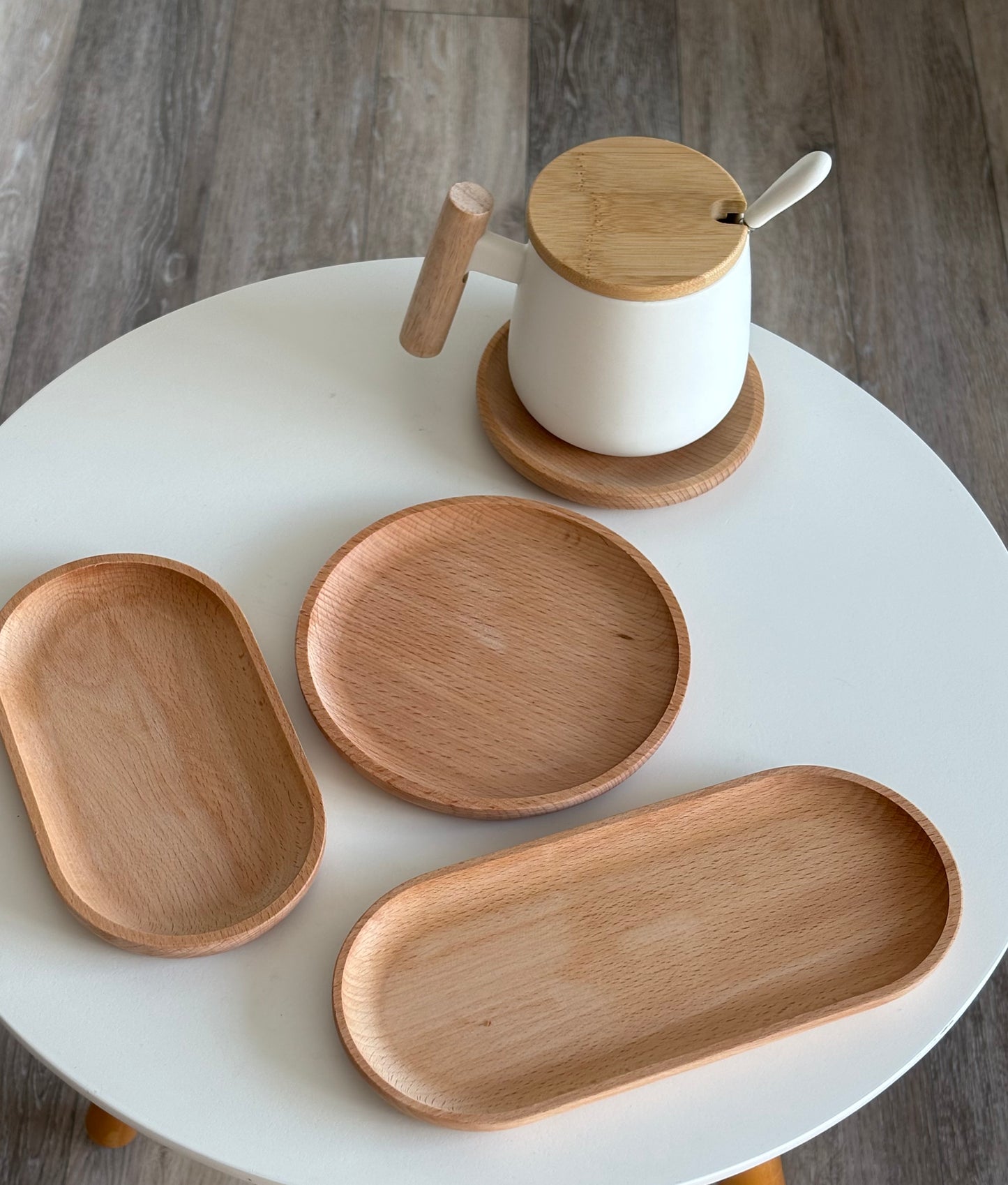 Minimalist Beech Wood Plate – Round Shape