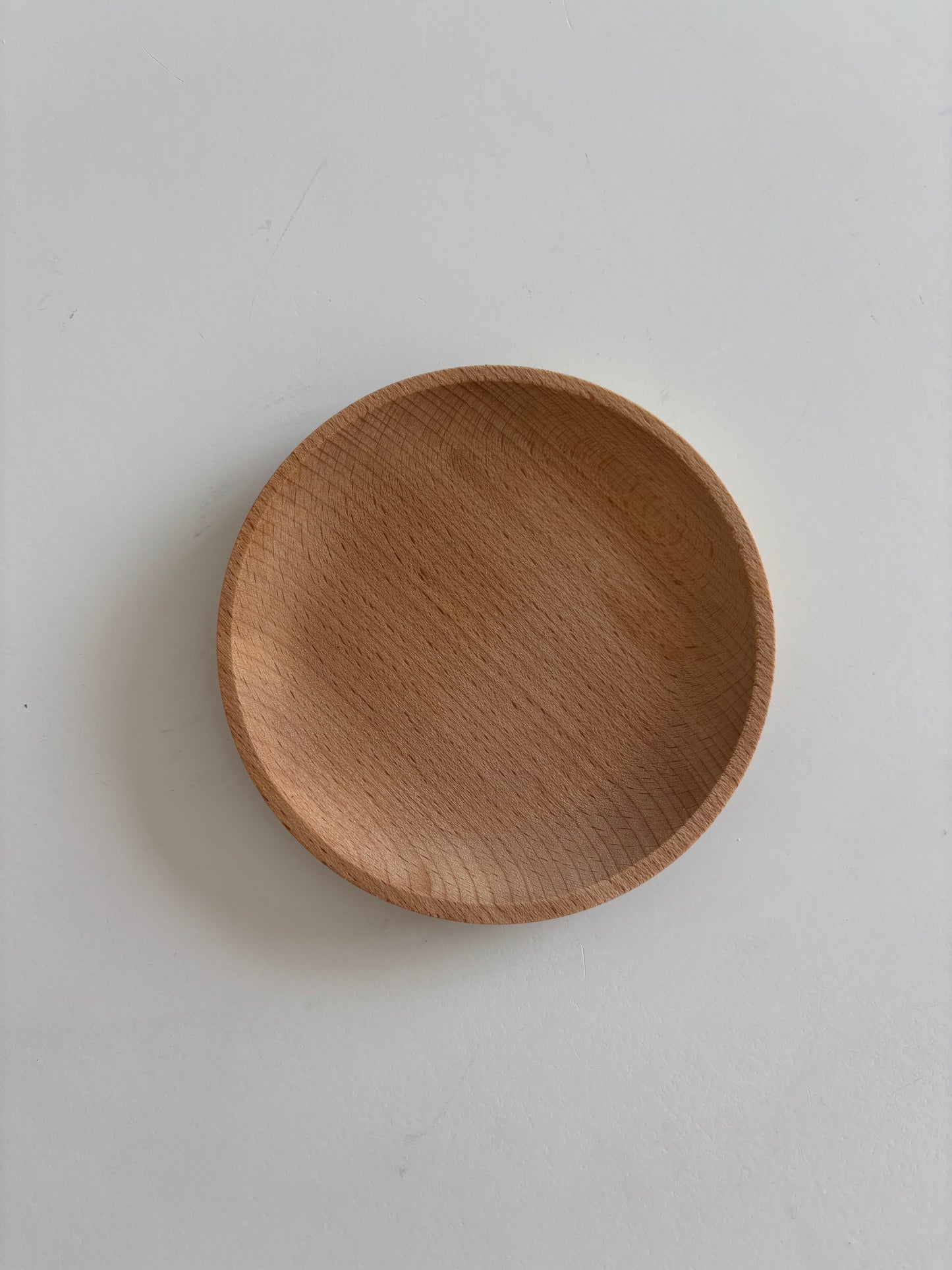 Minimalist Beech Wood Plate – Round Shapes
