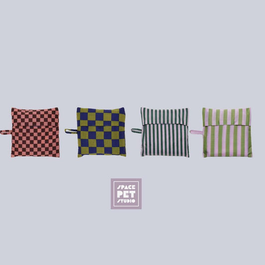 Everyday Essentials Tote – Foldable Reusable Bag for Dog Bed, Blanket and Toys  | Red + Pink Checkered Pattern | Shopping Grocery Bag