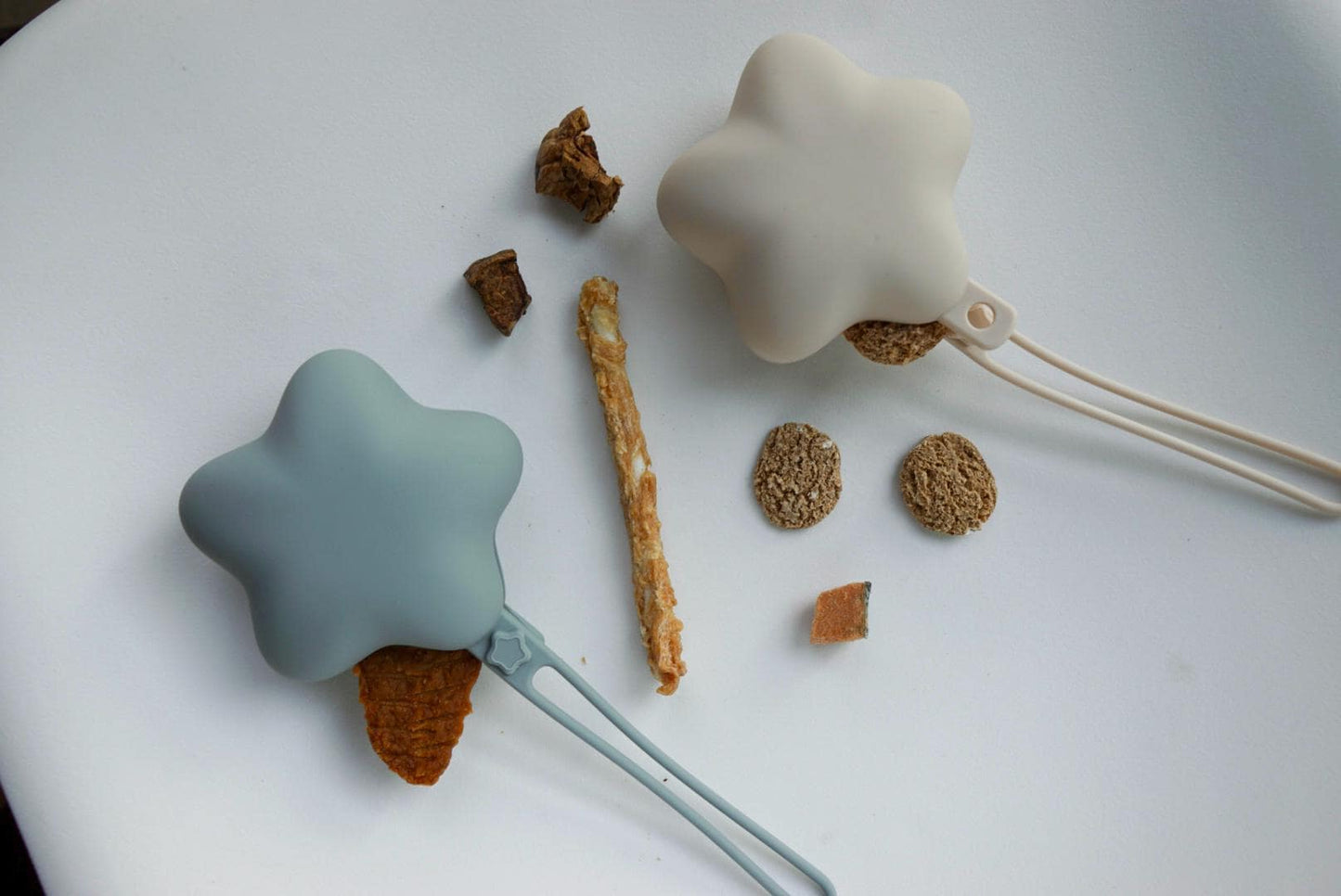 Comet Star Loop-Attach Treat Bag | Treat Holder & Snack Pouch – Stylish Pet Accessory for On-the-Go/ Training Portable Bag