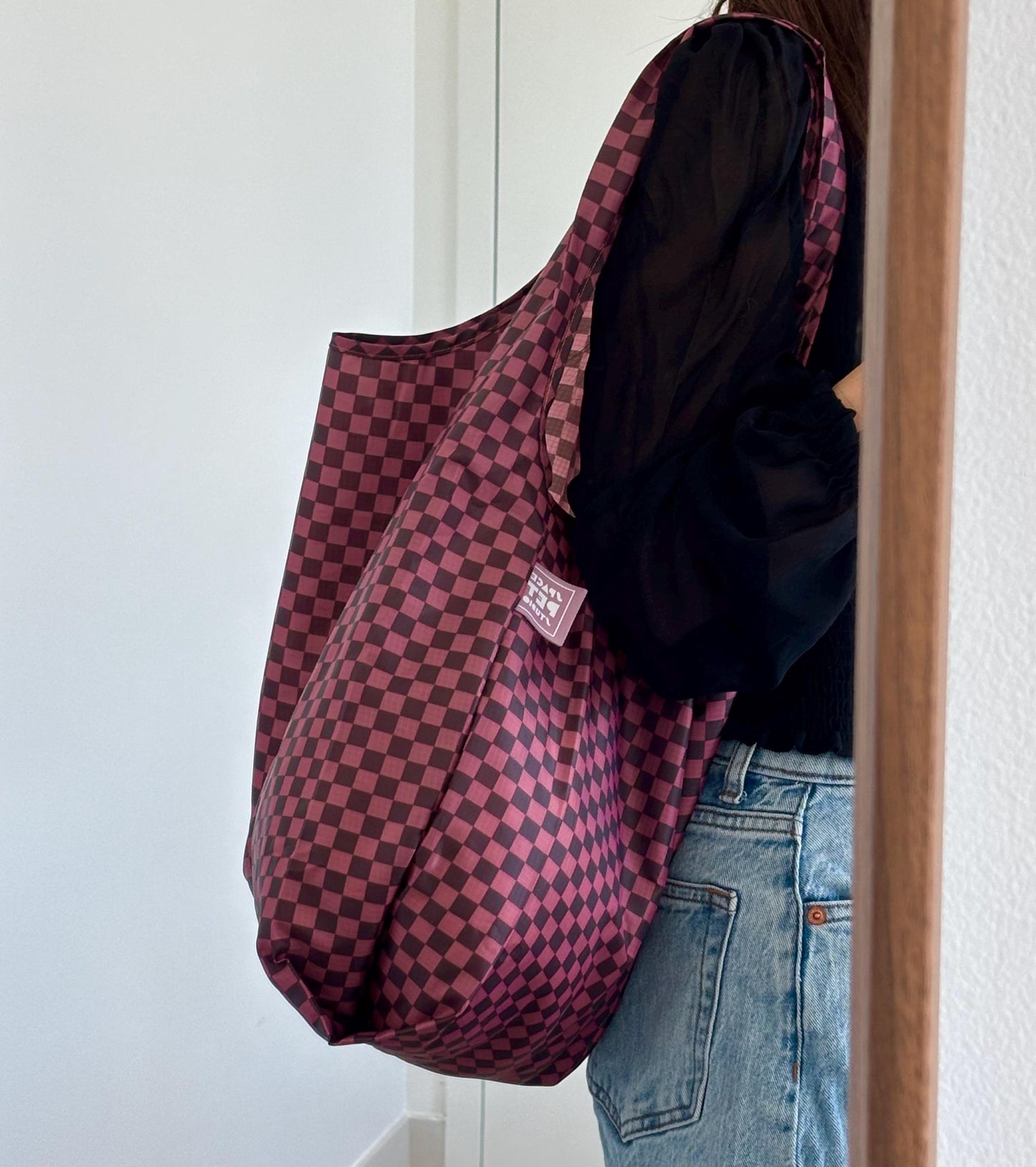 Everyday Essentials Tote – Foldable Reusable Bag for Dog Bed, Blanket and Toys  | Red + Pink Checkered Pattern | Shopping Grocery Bag